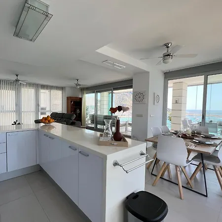 Exclusive On The First Line - Inmodream *